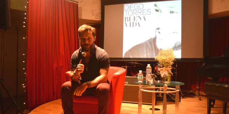 Diego Torres talks about his new single "La Vida es un Vals" and its magical meaning. Find out more of the song and his new album "Buena Vida"! (Photo: PulsoPOP)