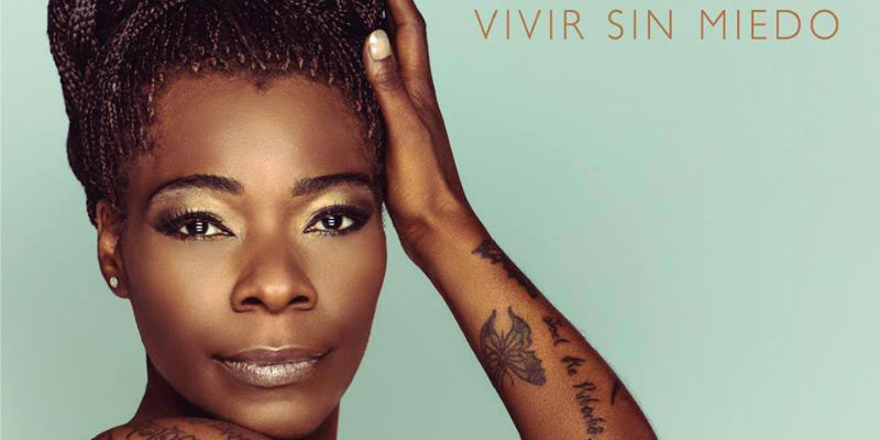 Spanish singer Buike has dropped her latest studio album "Vivir Sin Miedo," where she collaborates with Jason Mraz. She's also announced a 2016 U.S. tour! (Photo: Warner Music Latina)